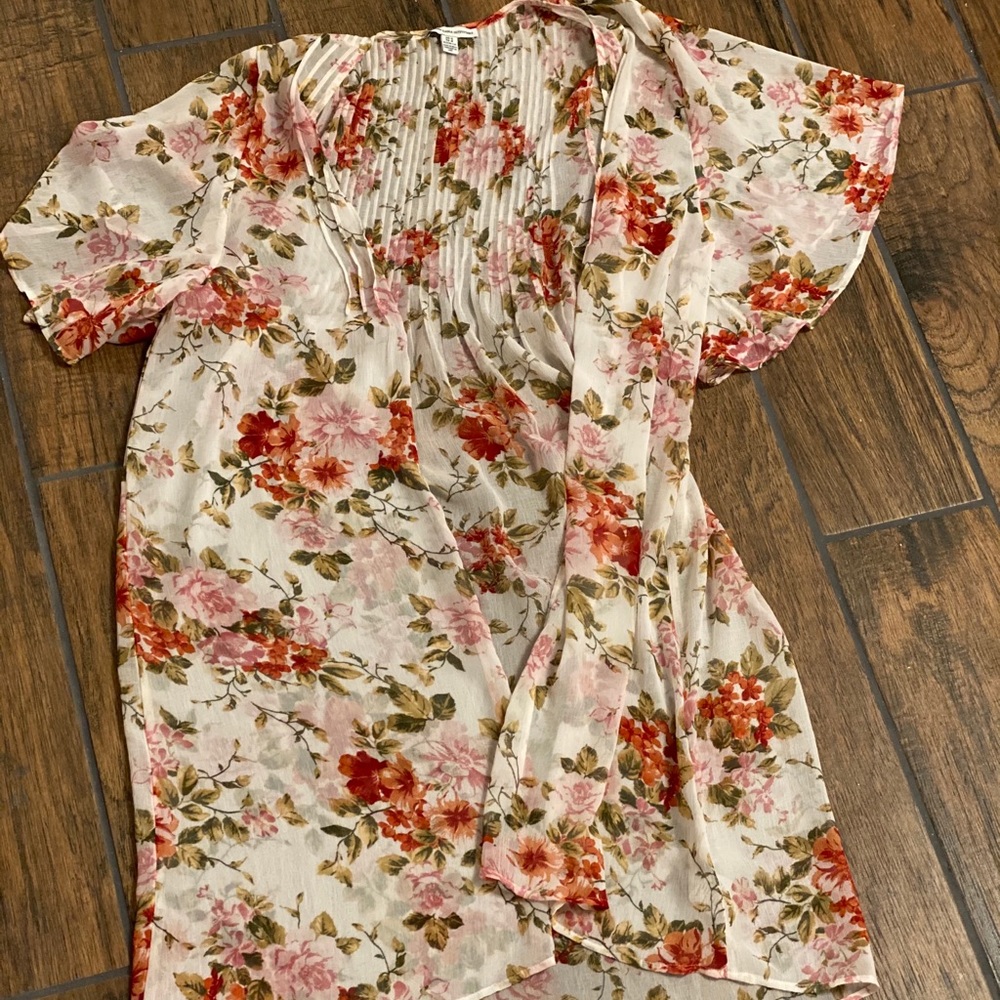 American Eagle Outfitters Floral Kimono